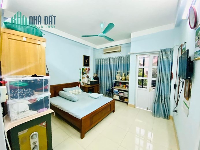 Giảm giá 700tr !!! Bán gấp nhà Tây Hồ ô tô đỗ cửa 40m2,4 tầng giá 3.x tỷ