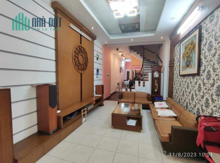 Cho thuê nhà nguyên căn, HGĐ, Thái Thịnh 68m2, 5T, 4m, 7P, 28 tr, đủ đồ.