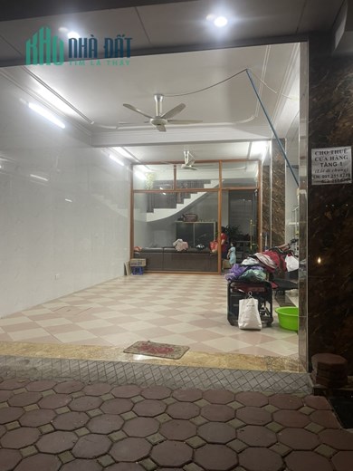 Cho thuê mb tầng 1, nhà ngã tư Đình Văn Điển, trung tâm Thanh Trì