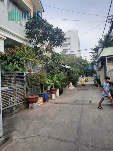BÁN NHÀ NGANG GẦN 9M NGAY TRƯỜNG ĐH TÀI CHÍNH MARKETING RẺ NHẤT KHU VỰC - Phường Tân Thuận Tây,