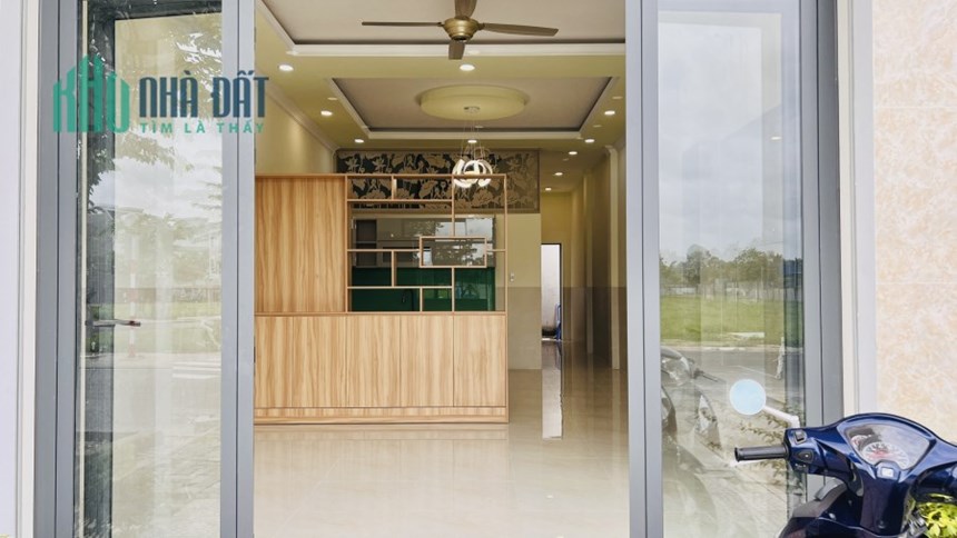 Bán nhà phố ngay chợ khánh bình
