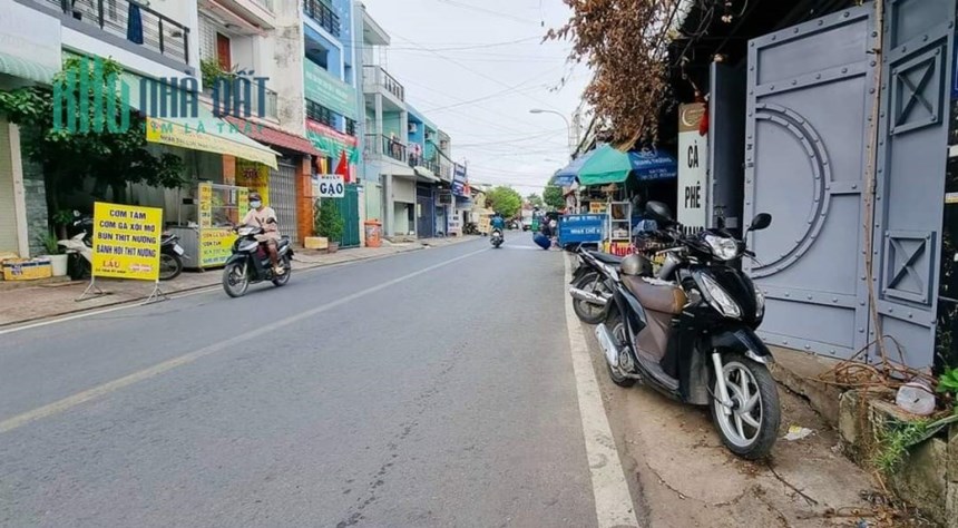 Nhà mặt tiền buôn bán sầm uất ngay sát chợ Minh Phát, đường xe Cont