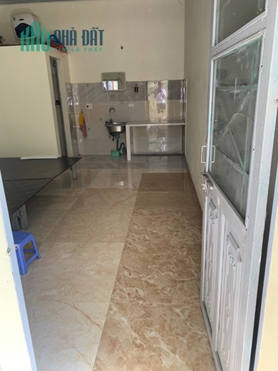 MÌNH CÓ MỘT PHÒNG TRỌ CẦN CHO THUÊ TẠI CỘT 3 ĐƯỜNG LÊN KHÁCH SẠN FLC , ( ĐỘI DIỆN NGÕ CỔNG THỊ ĐỘI )