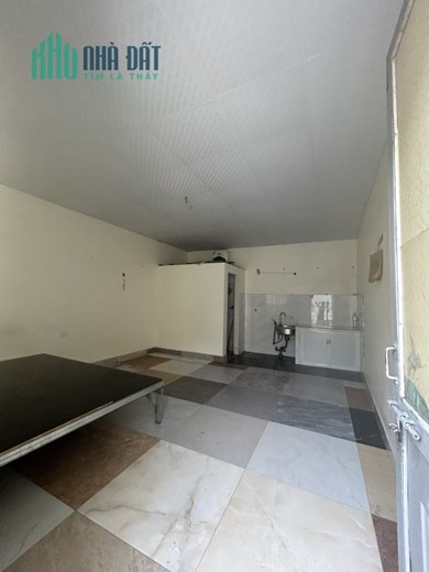 MÌNH CÓ MỘT PHÒNG TRỌ CẦN CHO THUÊ TẠI CỘT 3 ĐƯỜNG LÊN KHÁCH SẠN FLC , ( ĐỘI DIỆN NGÕ CỔNG THỊ ĐỘI )