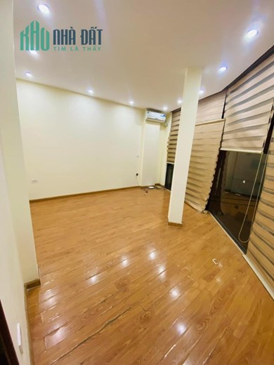 Nhà 75m Mặt Tiền 6m Giá Nhỉnh 10 Tỷ. Ô Tô Vào Nhà. An Ninh Tôt. Chủ Thiện Chì Cần Bán Nhanh.