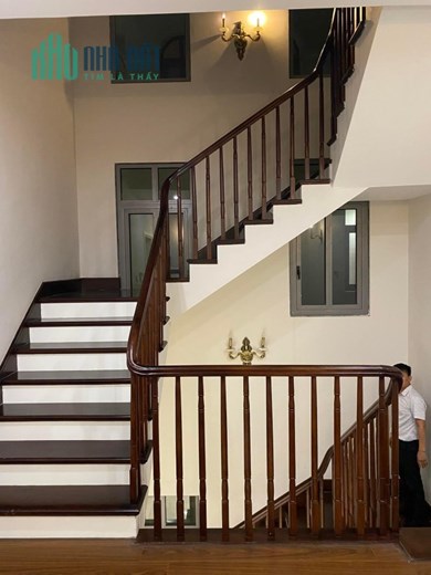 Bán biệt thự sân vườn Tulip Vinhomes Riverside, Lô góc, Vị trí đẹp, 327m2, MT 30m, 99 tỷ