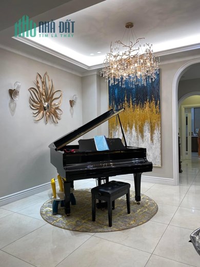 Bán biệt thự sân vườn Tulip Vinhomes Riverside, Lô góc, Vị trí đẹp, 327m2, MT 30m, 99 tỷ