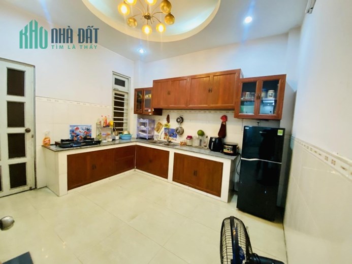 Ngộp Mặt Tiền Aeon Tân Phú - 5x14m - 5 tầng BTCT