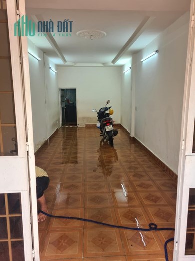 TRUNG TÂM BÌNH THẠNH - GIÁP QUẬN 1 - XE TẢI ĐỖ CỬA - NHÀ CŨ TIỆN XÂY MỚI
