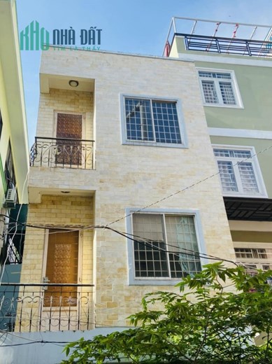 NHÀ 3 MẶT - XE HƠI TIẾP CẬN - VỊ TRÍ ĐẸP TẶNG NHÀ 3 TẦNG.