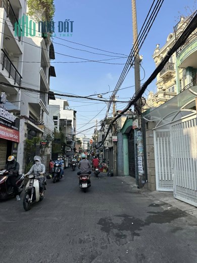 Bán nhà HXH đường Cách Mạng Tháng 8, phường 7, Quận 3
