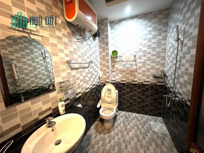 Bán biệt thự Trần Kim Xuyến, Ô Tô tránh, Dân trí cực cao, Hiếm nhà bán, 155m2, MT 10m,45tỷ