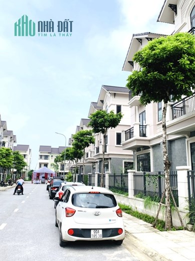 Biệt thự Centa Vsip Từ Sơn cách Ninh Hiệp chỉ 5km mà giá chỉ bằng 1/4.