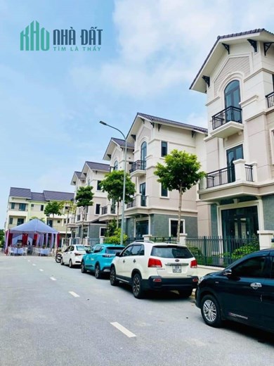 Biệt thự Centa Vsip Từ Sơn cách Ninh Hiệp chỉ 5km mà giá chỉ bằng 1/4.
