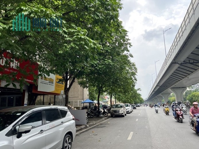Bán nhà mặt phố Trường Chinh, 200m2, mặt tiền gần 8m, vuông nét 3 thoáng, nhỉnh 50 tỷ