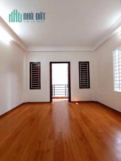 Bán nhà mặt ngõ Ngã Tư Sở, Kinh doanh, nhà đẹp dân xây, 52m, 4PN, 4.98 tỷ