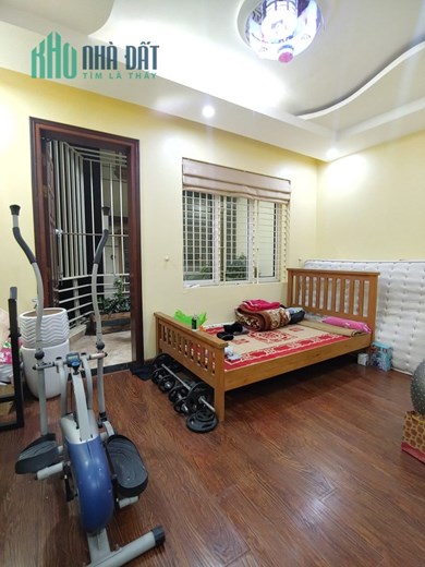 Bán nhà mặt ngõ Ngã Tư Sở, ngõ rộng 3m, kd, nhà đẹp, dân xây, 54m,  4.98 tỷ
