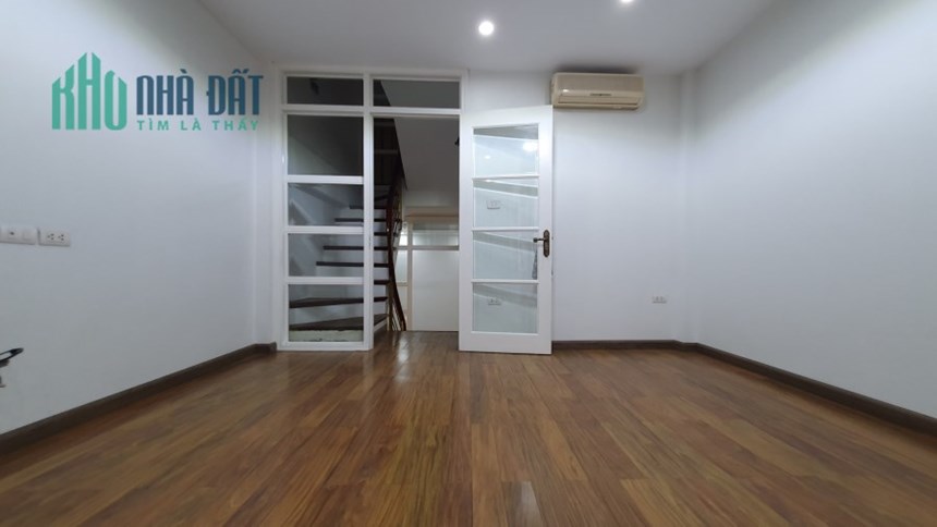 Bán nhà 83m2 phố Nguyễn Văn Cừ, Long Biên Gara Ô tô đua Vỉa hè Kinh doanh đỉnh Giá 4.6 Tỷ