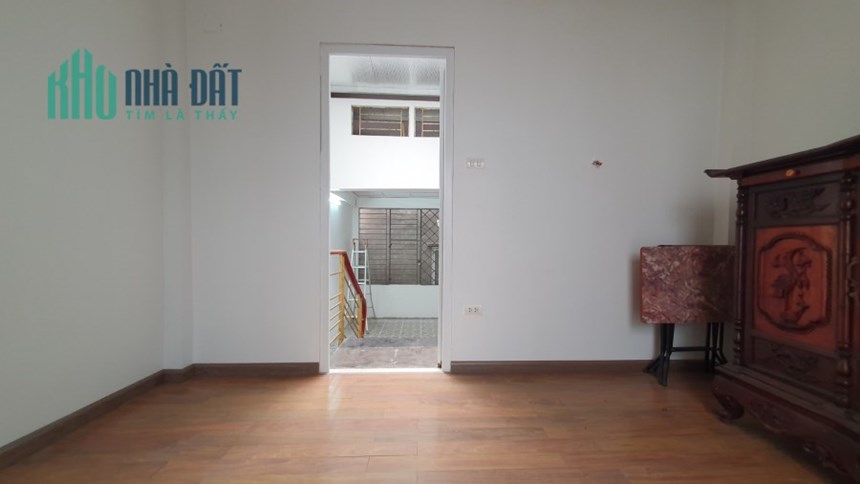 Bán nhà 85m2 phố Nguyễn Văn Cừ, Long Biên Gara Ô tô phi Vỉa hè rộng Kinh doanh Sầm uất Giá 4.8 Tỷ