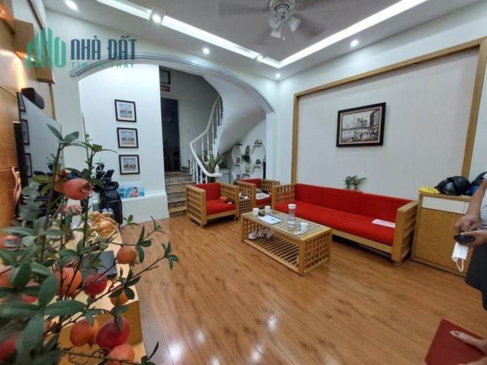 Bán nhà phố Đê La Thành, 2 thoáng,  nhà đẹp, Nt xịn sò, 78m, 6 tỷ