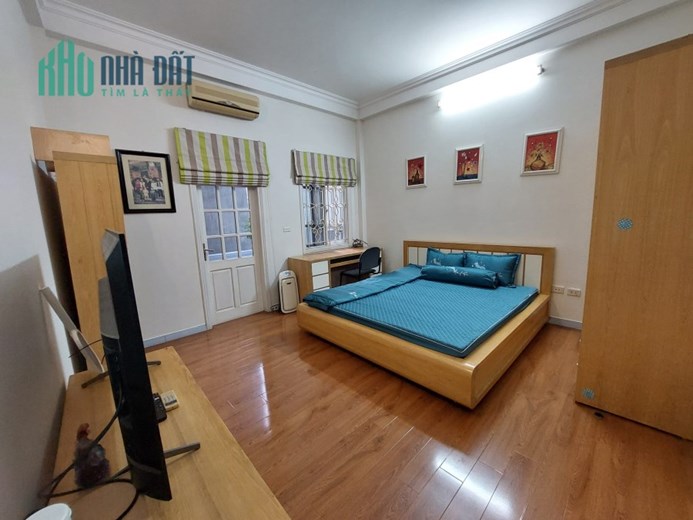 Bán nhà phố Đê La Thành, 2 thoáng,  nhà đẹp, Nt xịn sò, 78m, 6 tỷ