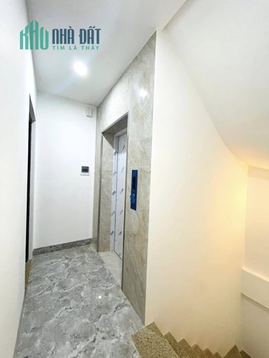 Bán nhà 83m2 phố Nguyễn Văn Cừ, Long Biên Gara 7 chỗ Thang máy XỊN Nội thất Nhập Khẩu 10.3 Tỷ
