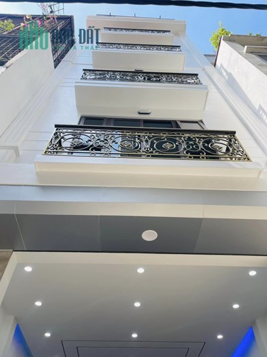 Bán nhà 82m2 phố Nguyễn Văn Cừ, Long Biên Gara 7 chỗ Thang máy Nhập Nội thất Nhập Khẩu 10.3 Tỷ