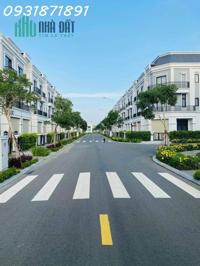 Cần bán NHÀ MỚI, Khu vực TT. Bến Lức - 75m2 /1 trệt 2 lầu - Giá 3 TỶ 1