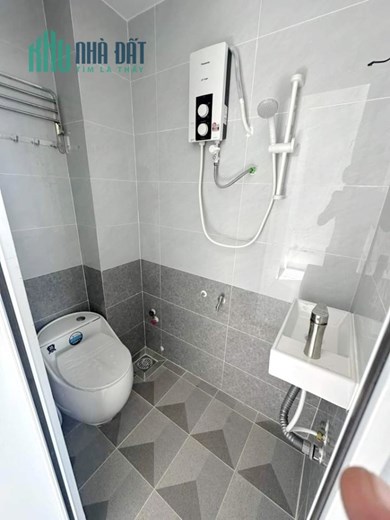 Nhà thuê 3 Tầng mới, đẹp hẻm sát Mt Phạm Thế Hiển P4Q8 - 8.5 Triệu