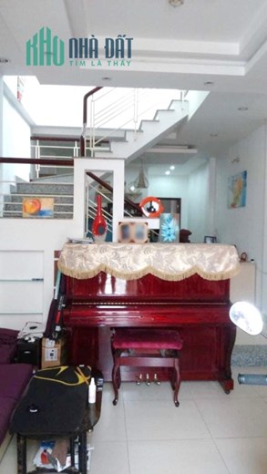 Nhà 3 tầng hẻm ô tô Âu Dương Lân P2Q8. Giá 18 triệu
