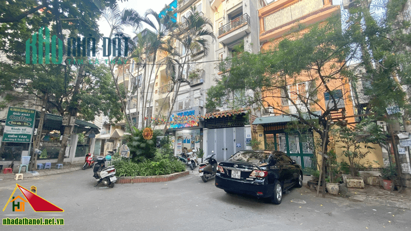 Chính chủ bán nhà số 16 ngõ 42 Vũ Ngọc Phan, Đống Đa 67,5m2 giá 16 tỷ