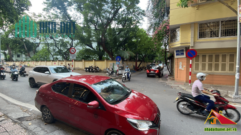 Chính chủ bán nhà số 16 ngõ 42 Vũ Ngọc Phan, Đống Đa 67,5m2 giá 16 tỷ