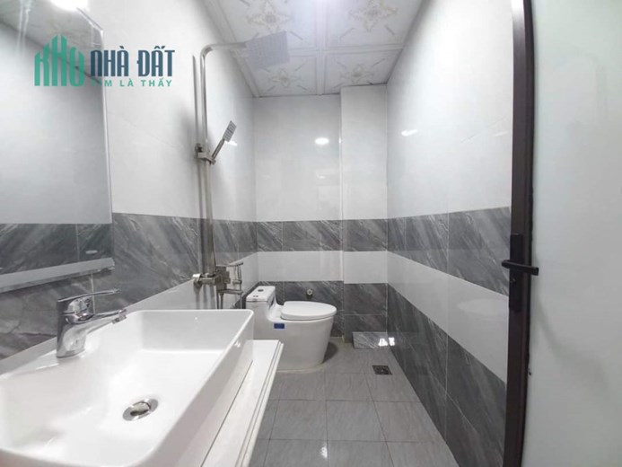 BÁN NHÀ ĐẸP Ở SƯỚNG LIÊN MẠC CAO TẦNG GIÁ RẺ NGÕ THOÁNG NHỈNH 2.6 TỶ