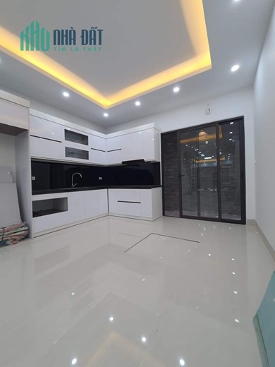 BÁN NHÀ GẤP TẦM TIỀN HIẾM ĐÔNG NGẠC NHÀ MỚI Ở NGAY TẶNG TOÀN BỘ NỘI THẤT