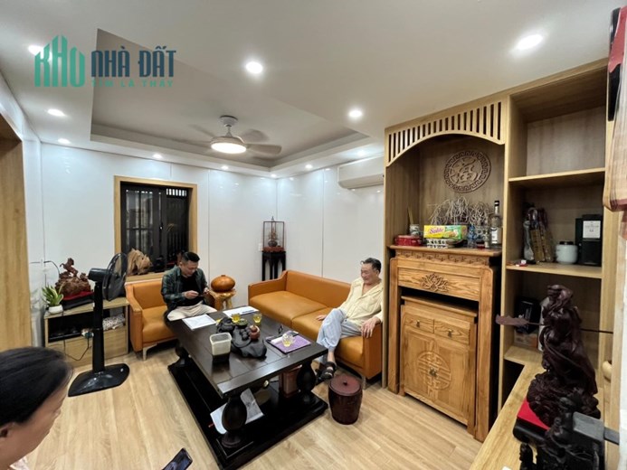 Bán nhà 85m2 phố Nguyễn Văn Cừ, Long Biên Gara Ô tô tránh Thang máy Nội thất Nhập Khẩu 10.1 Tỷ