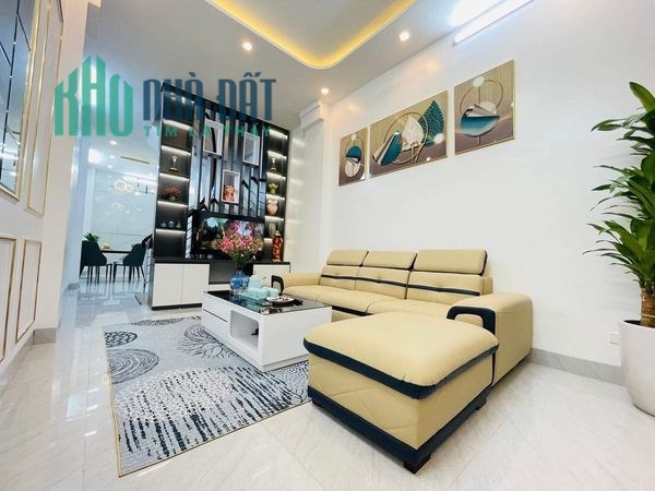BÁN NHÀ THẠCH BÀN _ DÂN XÂY_ Ô TÔ 7 CHỖ VÀO NHÀ _ GẦN NGAY CHỢ THẠCH BÀN._ GIÁ RẺ