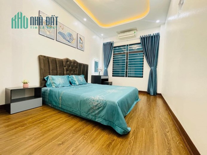 BÁN NHÀ THẠCH BÀN _ DÂN XÂY_ Ô TÔ 7 CHỖ VÀO NHÀ _ GẦN NGAY CHỢ THẠCH BÀN._ GIÁ RẺ