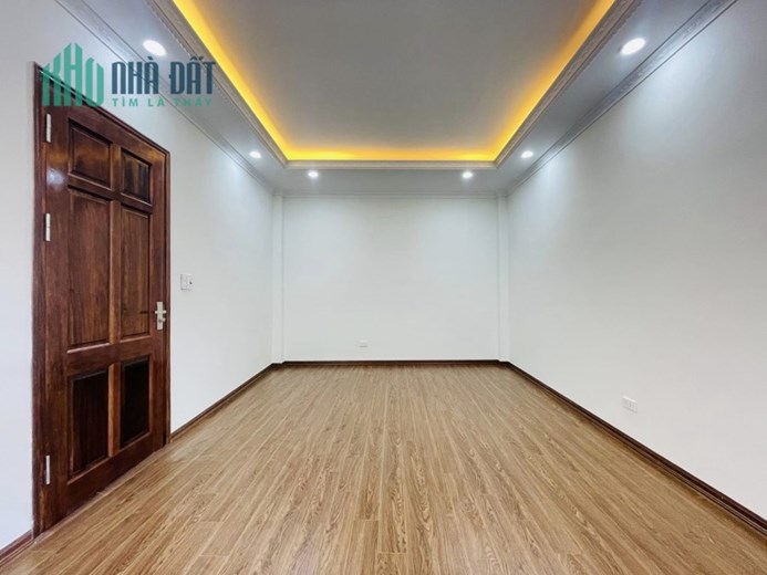 Bán nhà 83m2 phố Nguyễn Văn Cừ, Long Biên Gara Ô tô phi Vỉa hè 3m Kinh doanh siêu đỉnh Giá 4.9 Tỷ