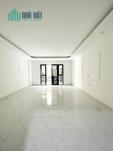 Bán nhà 83m2 phố Nguyễn Văn Cừ, Long Biên Gara 2 Ô tô đua Vỉa hè Kinh doanh siêu tốt Giá 4.9 Tỷ