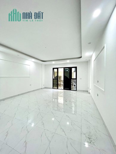 Bán nhà 84m2 phố Nguyễn Văn Cừ, Long Biên Gara Ô tô phi Vỉa hè Kinh doanh siêu đỉnh Giá 4.6 Tỷ