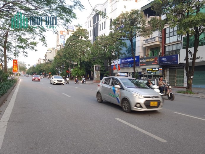 Tòa nhà Mặt Phố Trần Khát chân 6 Tầng thang máy, vỉa hè, MT 6m giá 26 Tỷ
