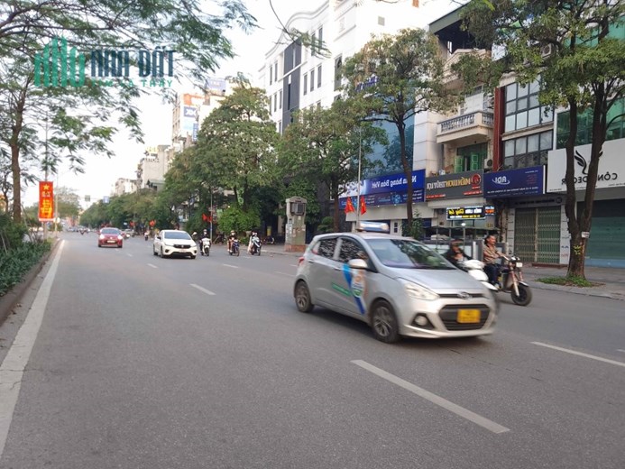 Tòa nhà Mặt Phố Trần Khát chân 6 Tầng thang máy mặt tiền rộng hiếm có 25.8 Tỷ