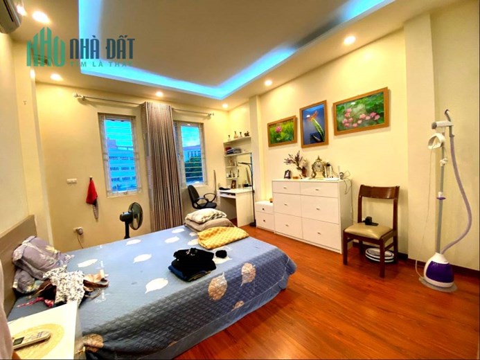 Bán nhà mặt phố Kim Mã Thượng Ba Đình, 2 thoáng, DT77m2 x 5 tầng, MT 4,7m, chỉ 20 tỷ.