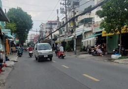 MẶT TIỀN LẠC LONG QUÂN - VỊ TRÍ  SẦM UẤT - NHÀ 2 TẦNG LÔ GÓC - GIÁ TRỊ CHO THUÊ CAO - NHÍCH 4 TỶ.