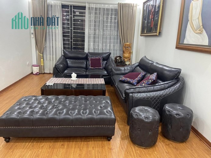 Bán nhà 82m2 phố Nguyễn Văn Cừ, Long Biên Gara 7 chỗ Thang máy Nội thất VIP 10.3 Tỷ
