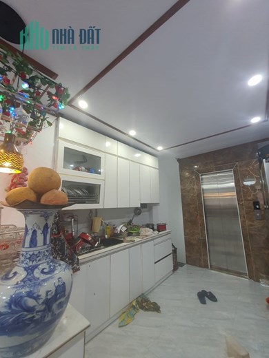 Bán nhà 85m2 phố Nguyễn Văn Cừ, Long Biên Gara Ô tô tránh Thang máy Nội thất Cao Cấp 10.2 Tỷ