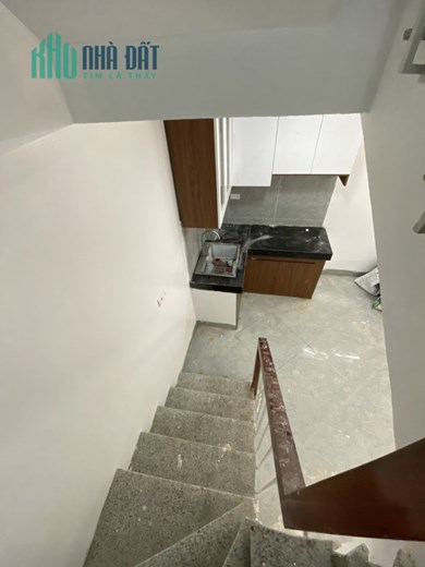 Bán nhà Linh Nam, nhà 3 tầng giá hơn 1 tỷ.