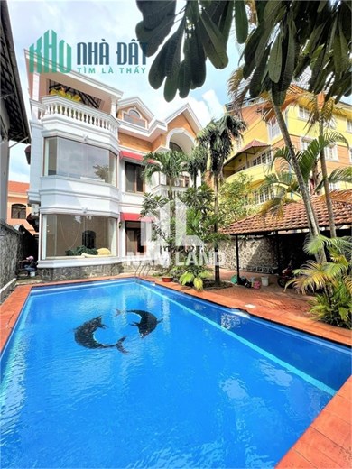 Biệt thự sang trọng tại Nguyễn Văn Hưởng - Thảo Điền - Diện tích 300m²