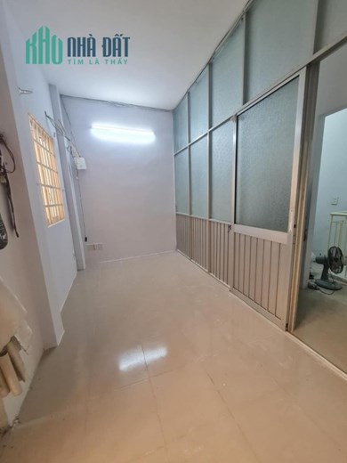 HXH NHÀ TRUNG TÂM BÌNH THẠNH , SÁT MẶT TIỀN - CÁCH TRƯỜNG ĐH VĂN LANG 1,4 KM GI Á HƠN 3 TỈ