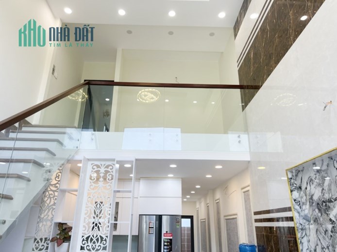 BÁN GẤP nhà HXH 80m2 2 tầng Mới Xây hơn 4 tỷ đối diện VINHOME Q9